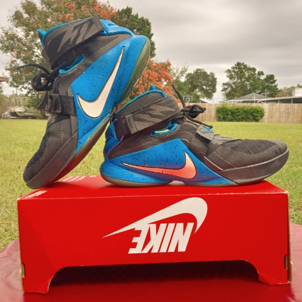 Nike Lebron James Soldier 9 Men's 11.5 blue & black